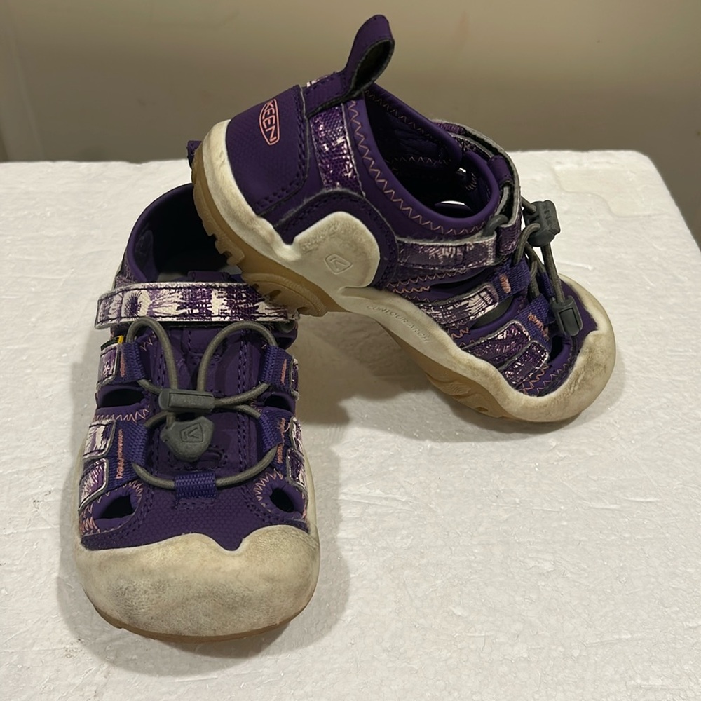 Keen Kids purple floral Toddler Waterproof water washable sandal shoe Size 11